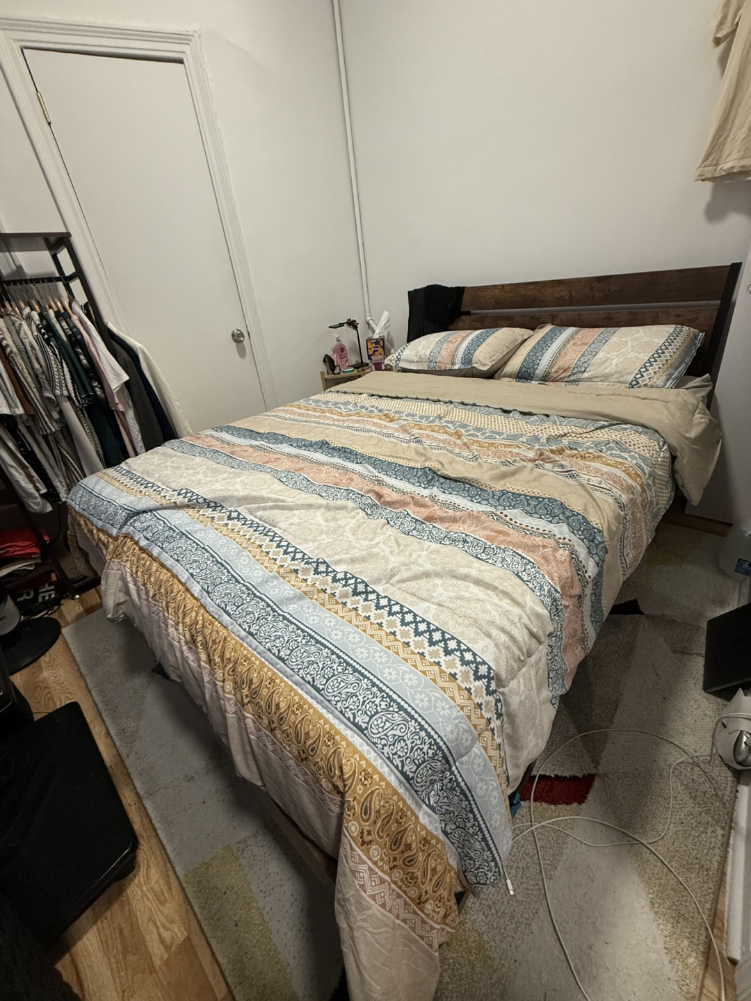 Queen Size Wooden Bed Frame with Headboard