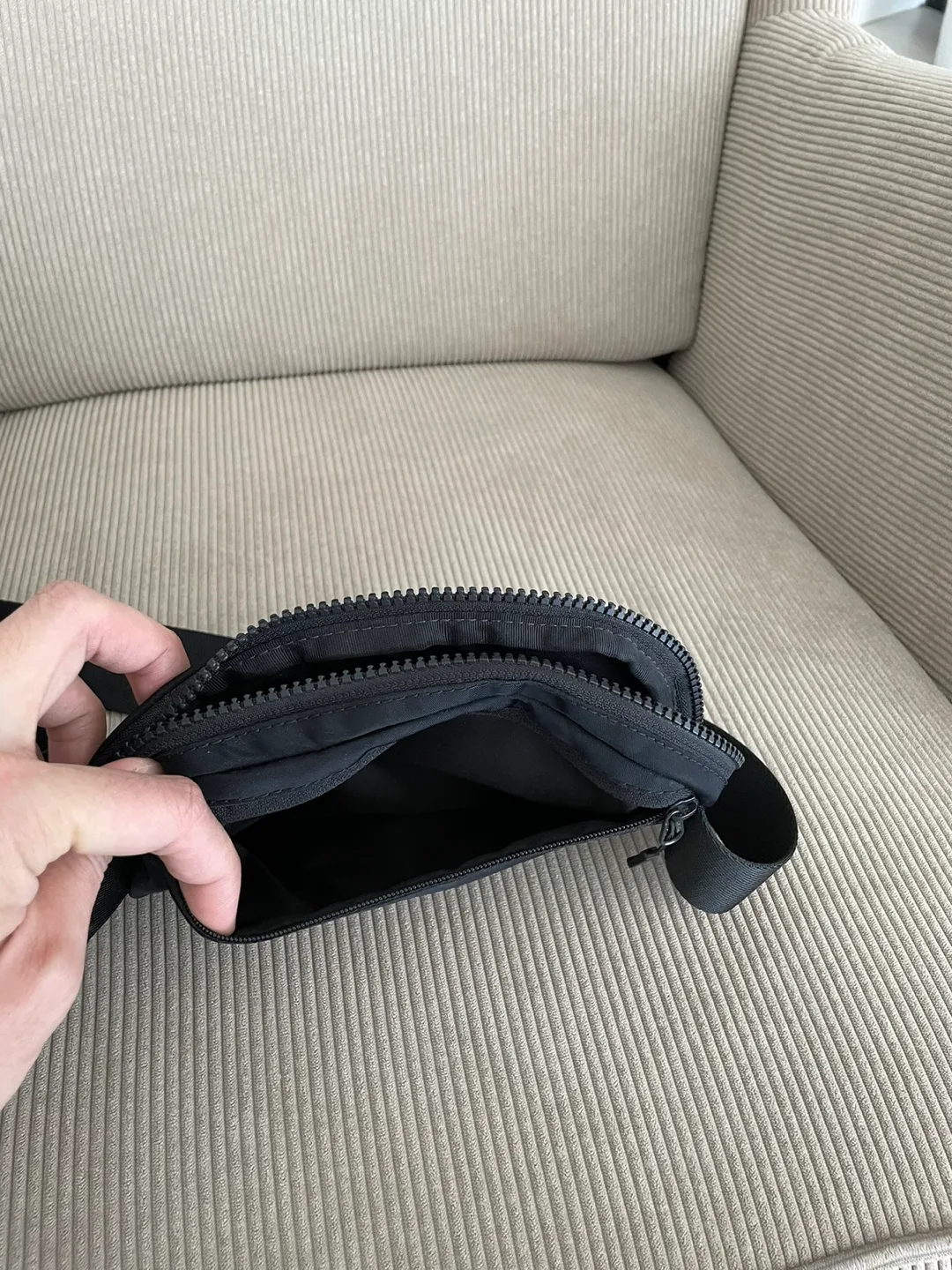 Lululemon Black Belt Bag image indicator(2)