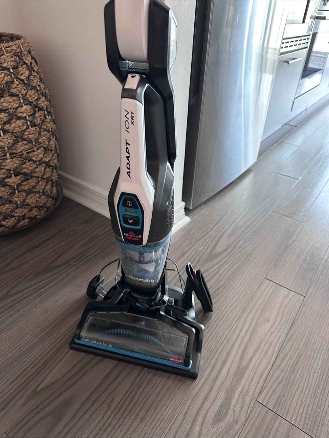 Bissell Pet Hair Eraser Adapt Ion XRT Cordless Vacuum - photo 4