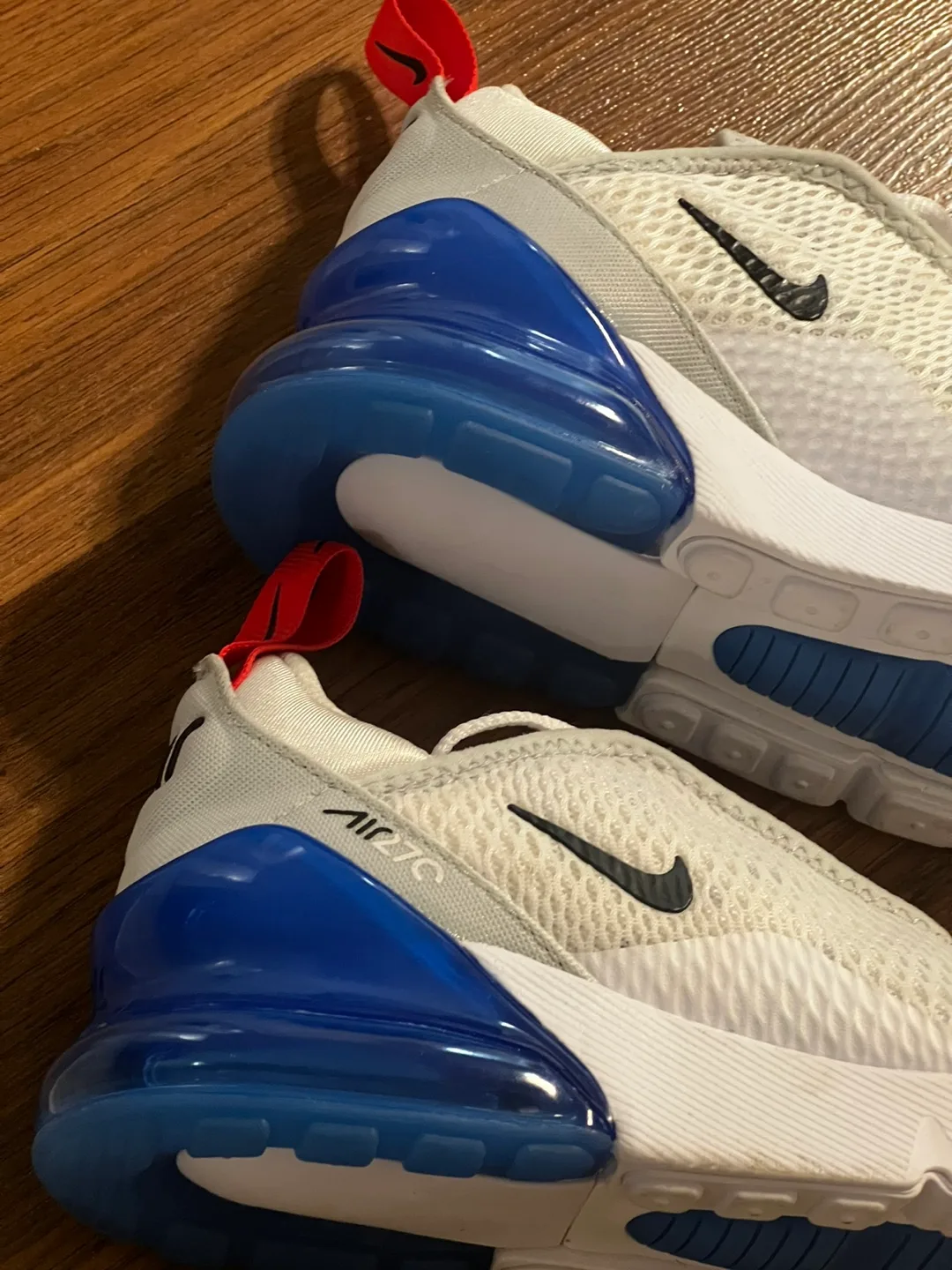 Brand New Nike Air Max 270 Youth Size 1.5 image indicator(3)