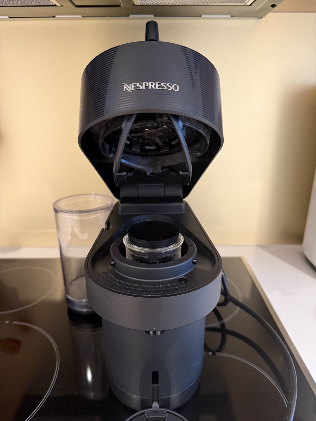 Nespresso by DeLonghi Mini Coffee Machine - photo 2