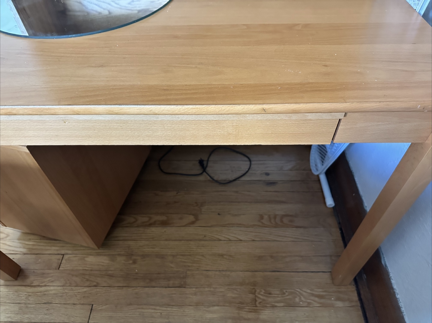 Office Table + 1 chair + storage rack - photo 3