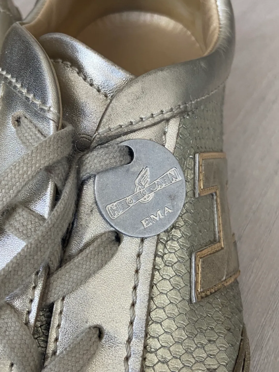 $500 asking $55 Authentic Gold Hogan Interactive Sneakers 9 1/2 image indicator(5)