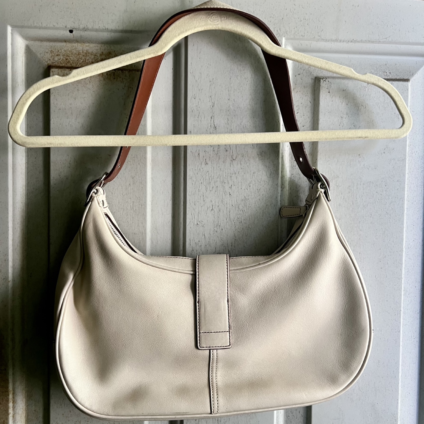 Coach Cream Leather Hobo Bag - photo 2