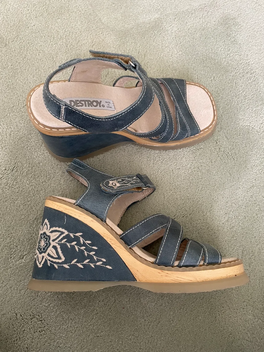 NEW blue leather wedge sandals image indicator(2)