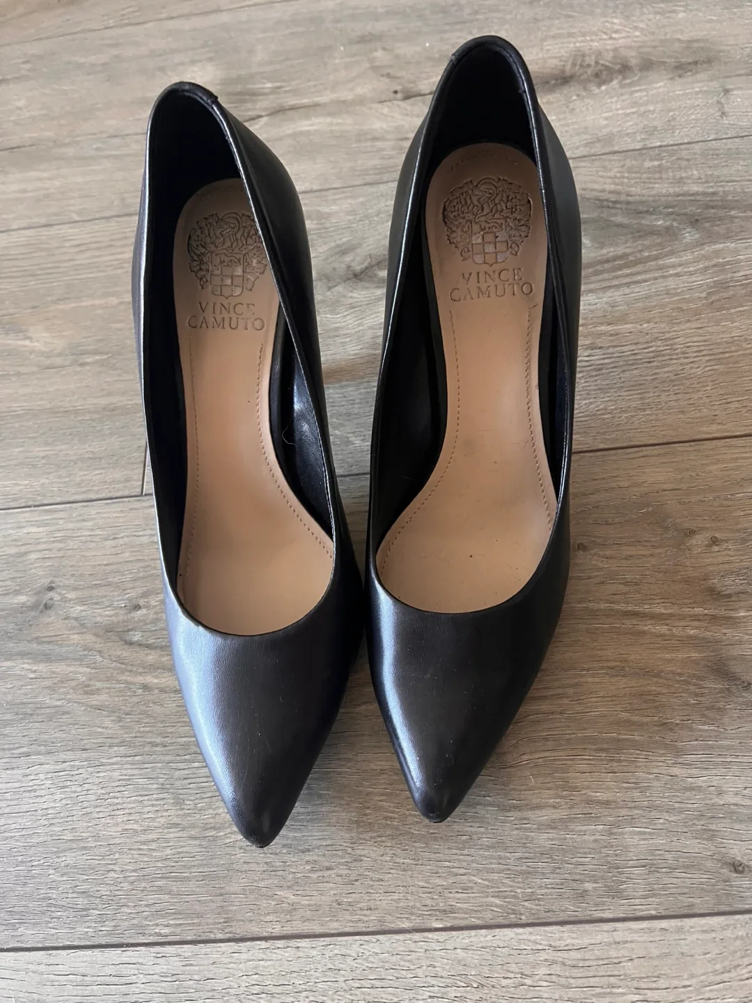Vince Camuto Black Leather Pointed-Toe heels thumbnail