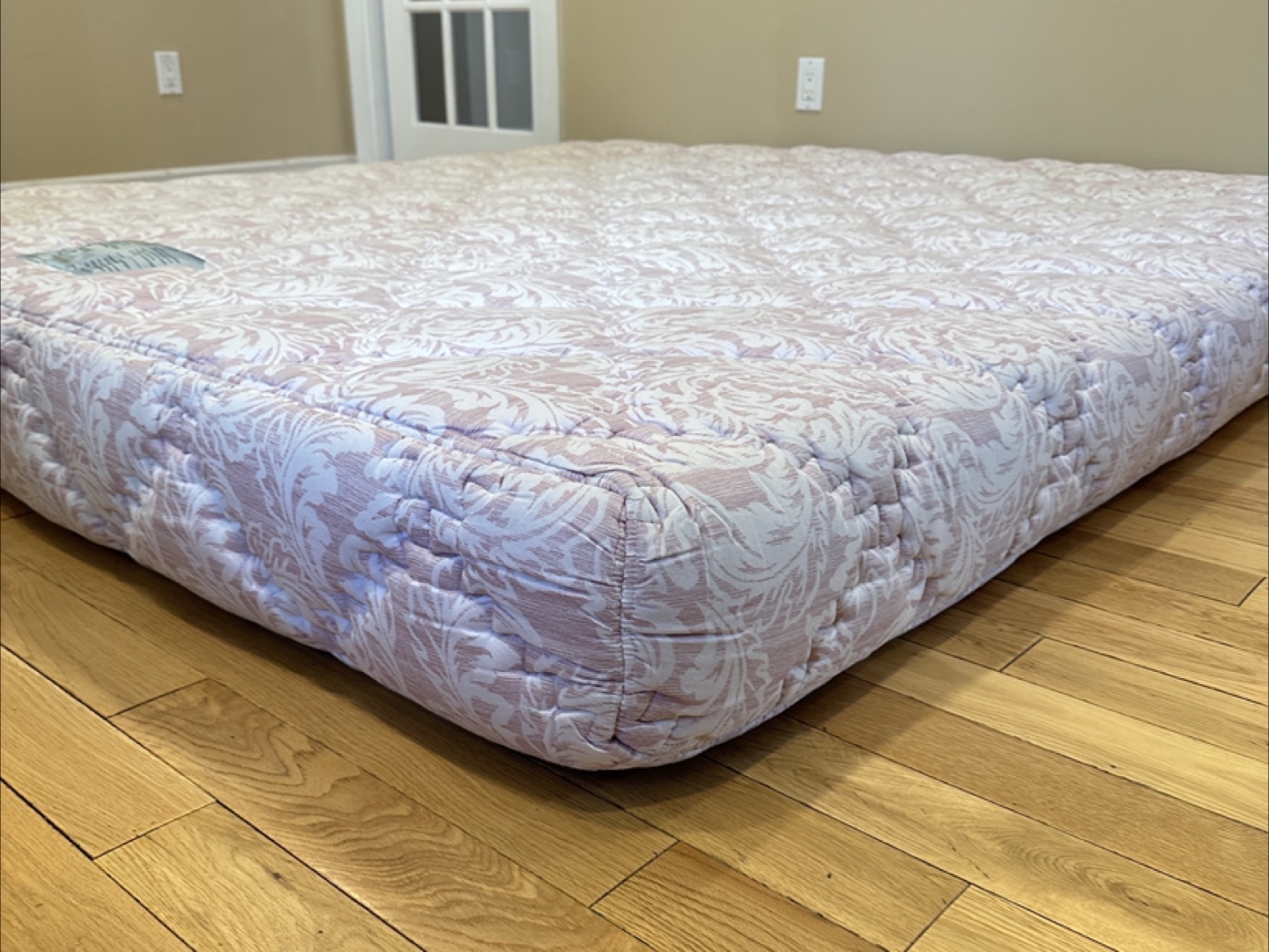 King Size Foam Mattress in Excellent Condition (CAN DELIVER) - photo 5