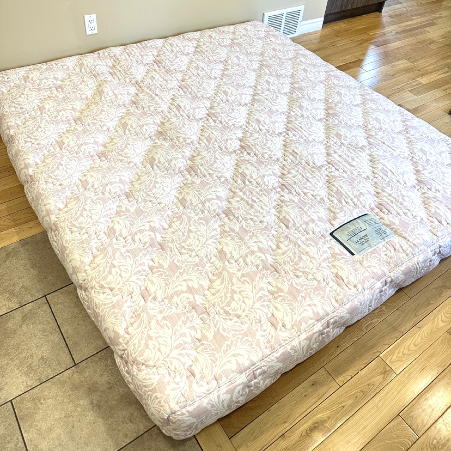 King Size Foam Mattress in Excellent Condition (CAN DELIVER) - photo 2
