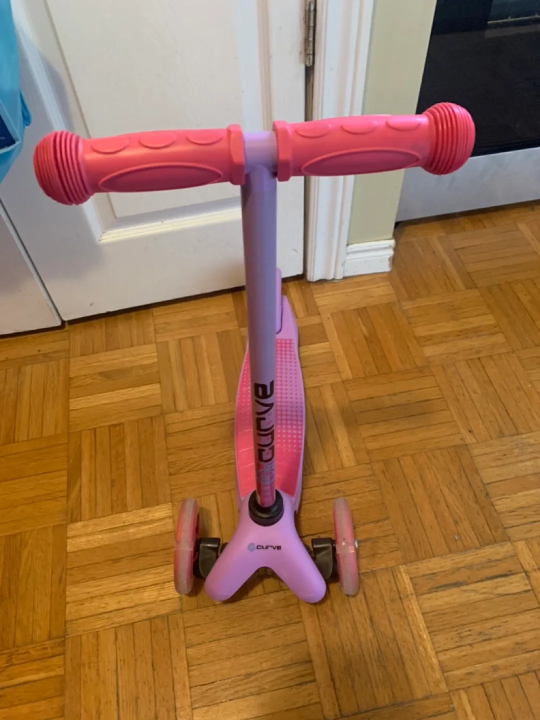 Curve Kids Scooter - Pink thumbnail