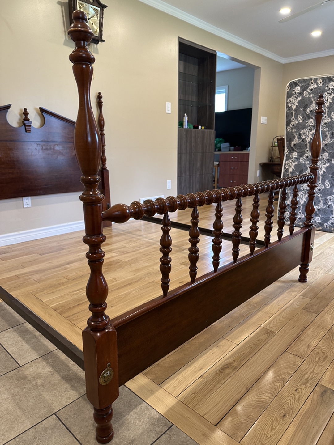 Queen / Double Size Adjustable Solid wood Bed (CAN DELIVER) - photo 3