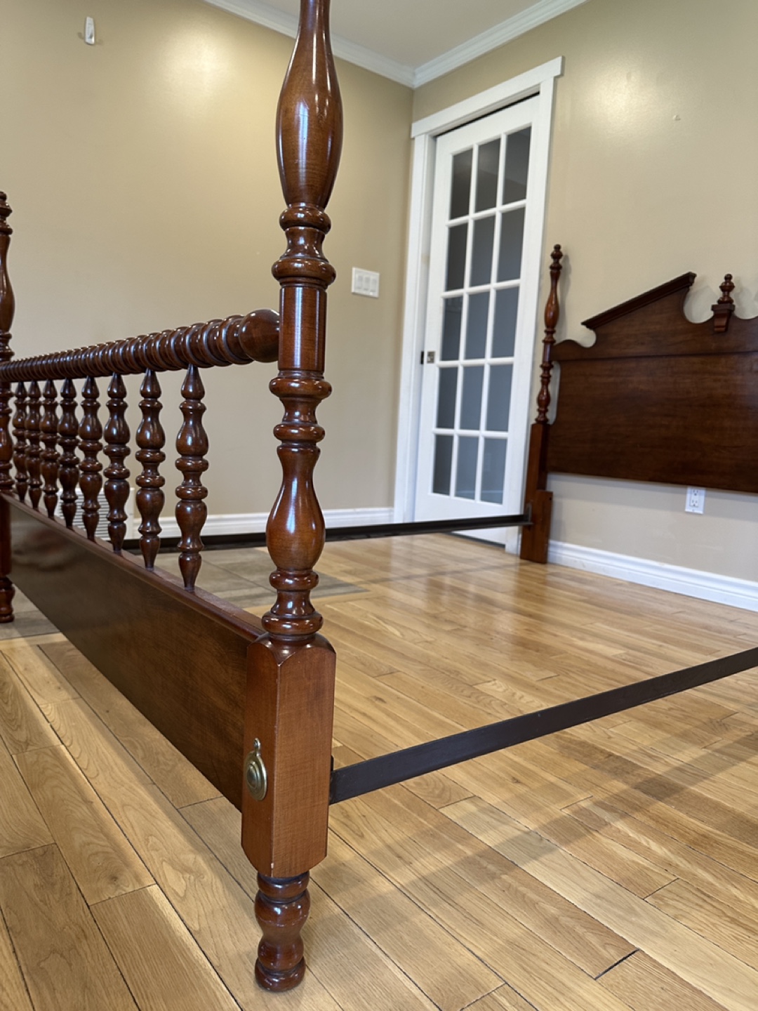 Queen / Double Size Adjustable Solid wood Bed (CAN DELIVER) - photo 2