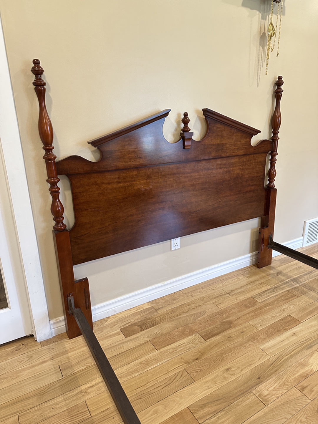 Queen / Double Size Adjustable Solid wood Bed (CAN DELIVER) - photo 4