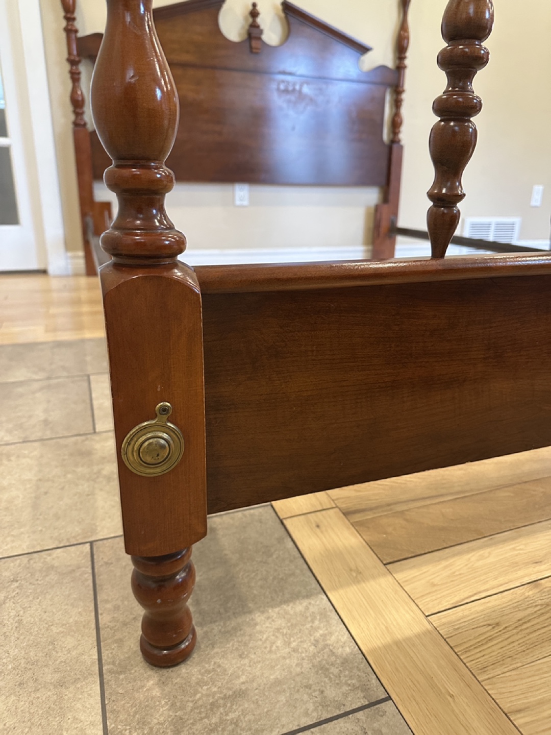 Queen / Double Size Adjustable Solid wood Bed (CAN DELIVER) - photo 5
