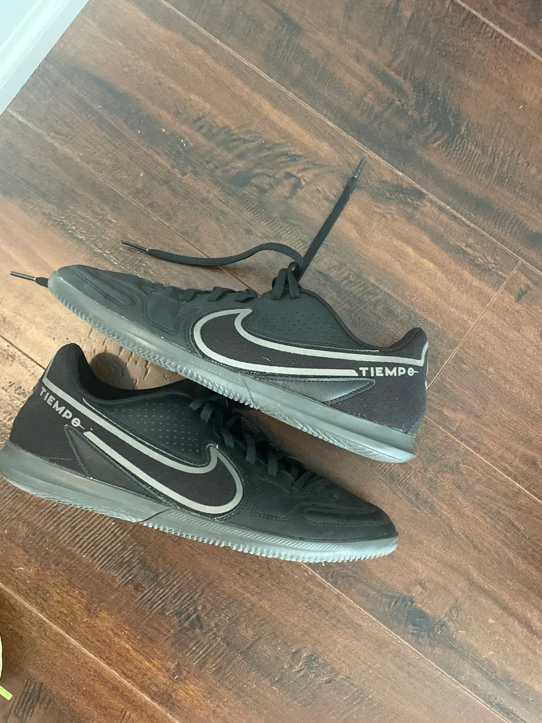 Nike Tiempo Indoor Soccer Shoes - Size 8 thumbnail