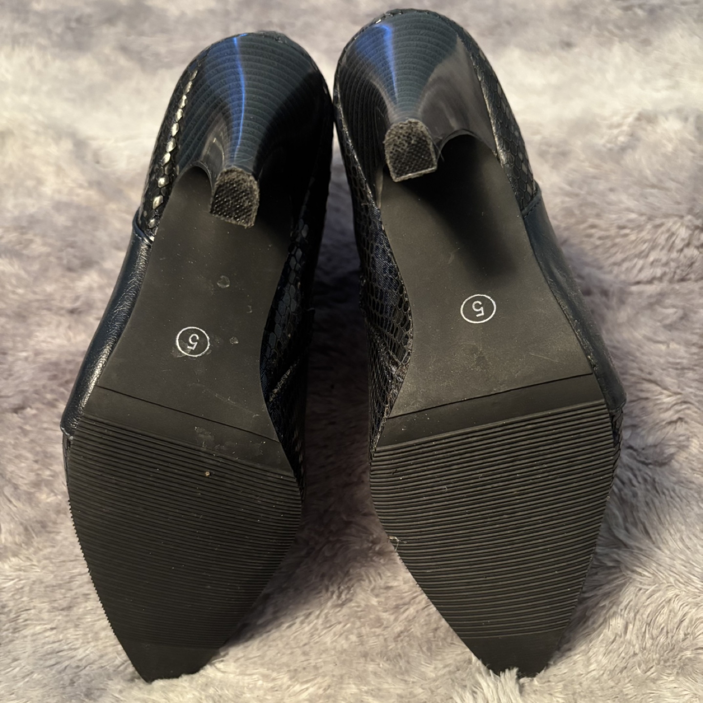 Women's Black Snakeskin  ankle Boots size 5 - photo 3