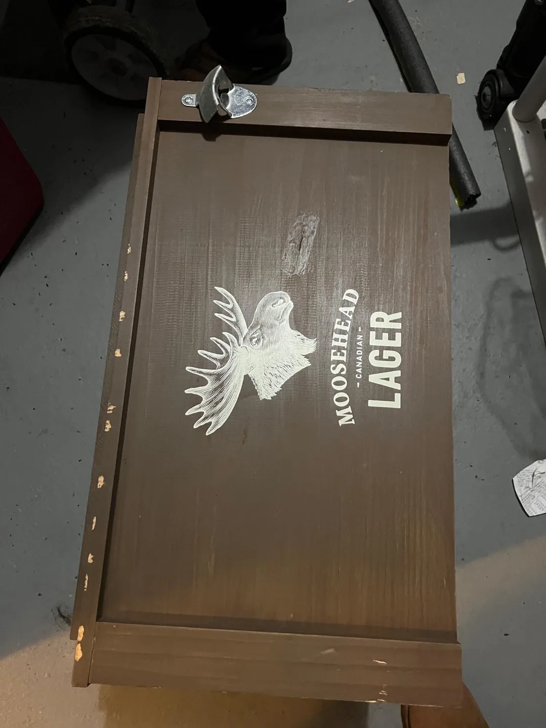 Moosehead Lager Wooden Cooler image indicator(3)