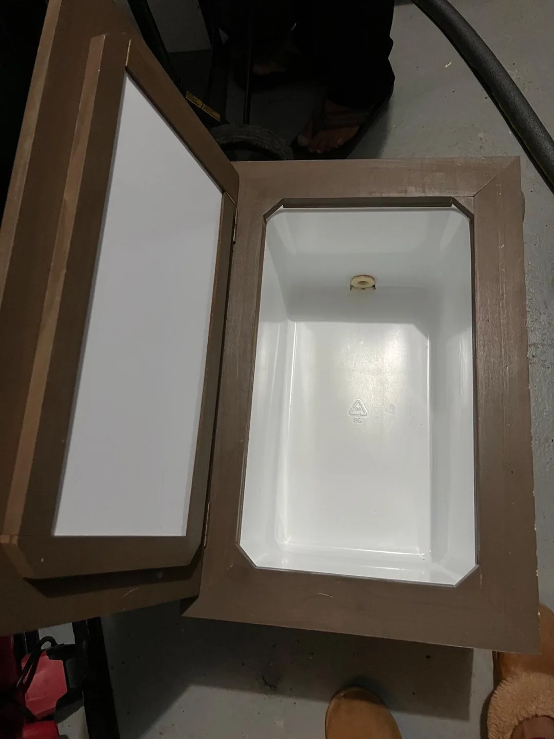 Moosehead Lager Wooden Cooler image indicator(2)