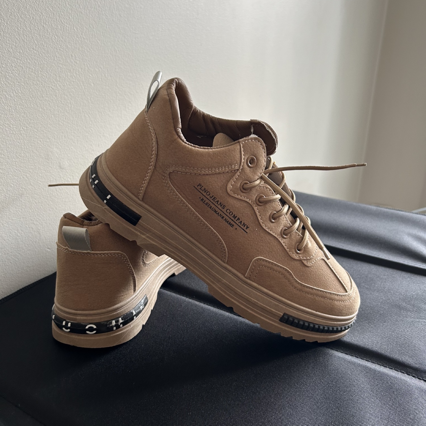 Men’s sneakers