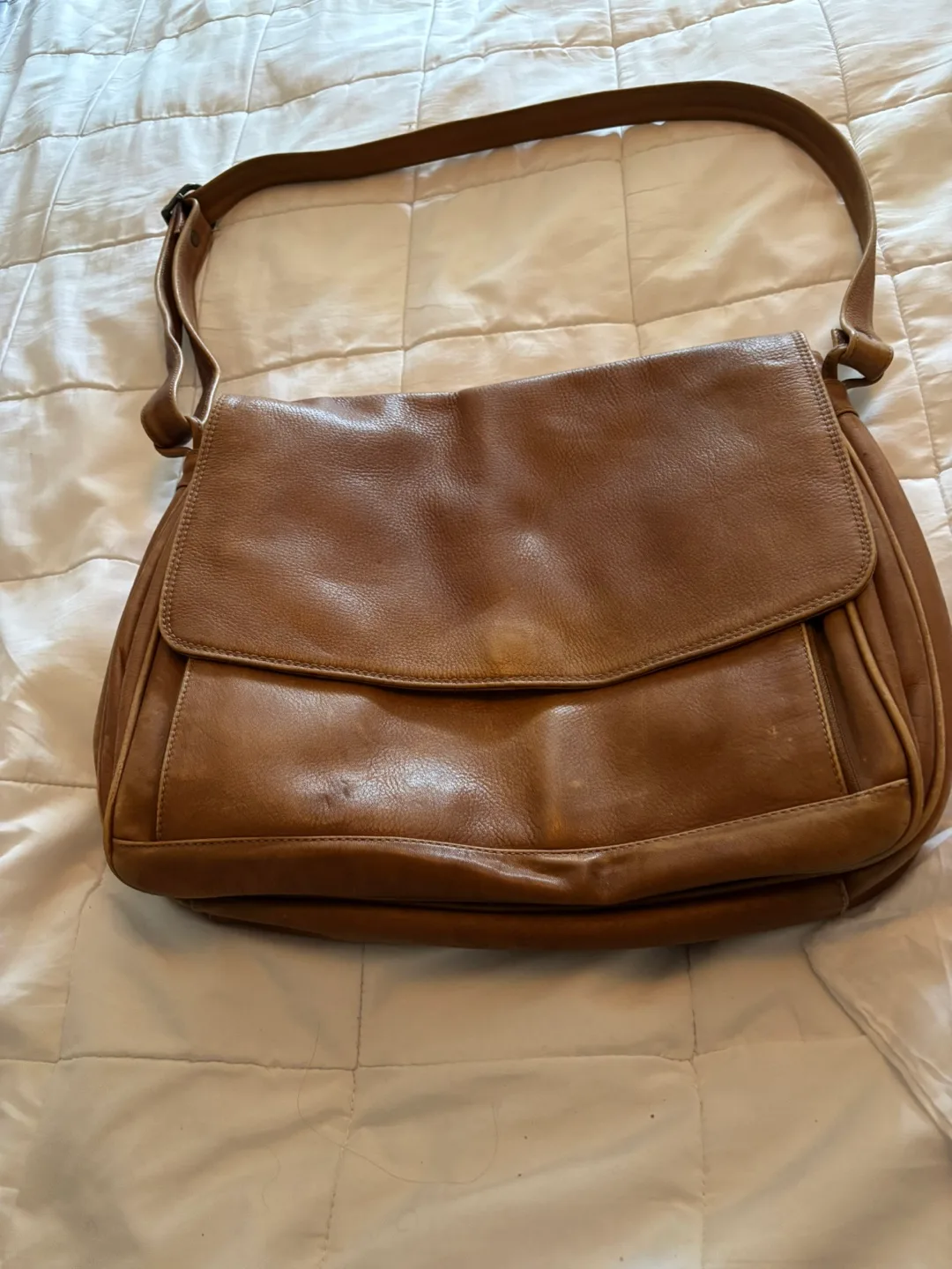 7 Used Handbags - Bundle Deal image indicator(3)