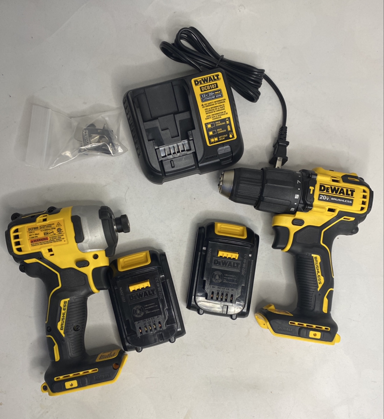 Dewalt 20V Max Brushless Drill, Impact Driver & Charger Set - photo 2