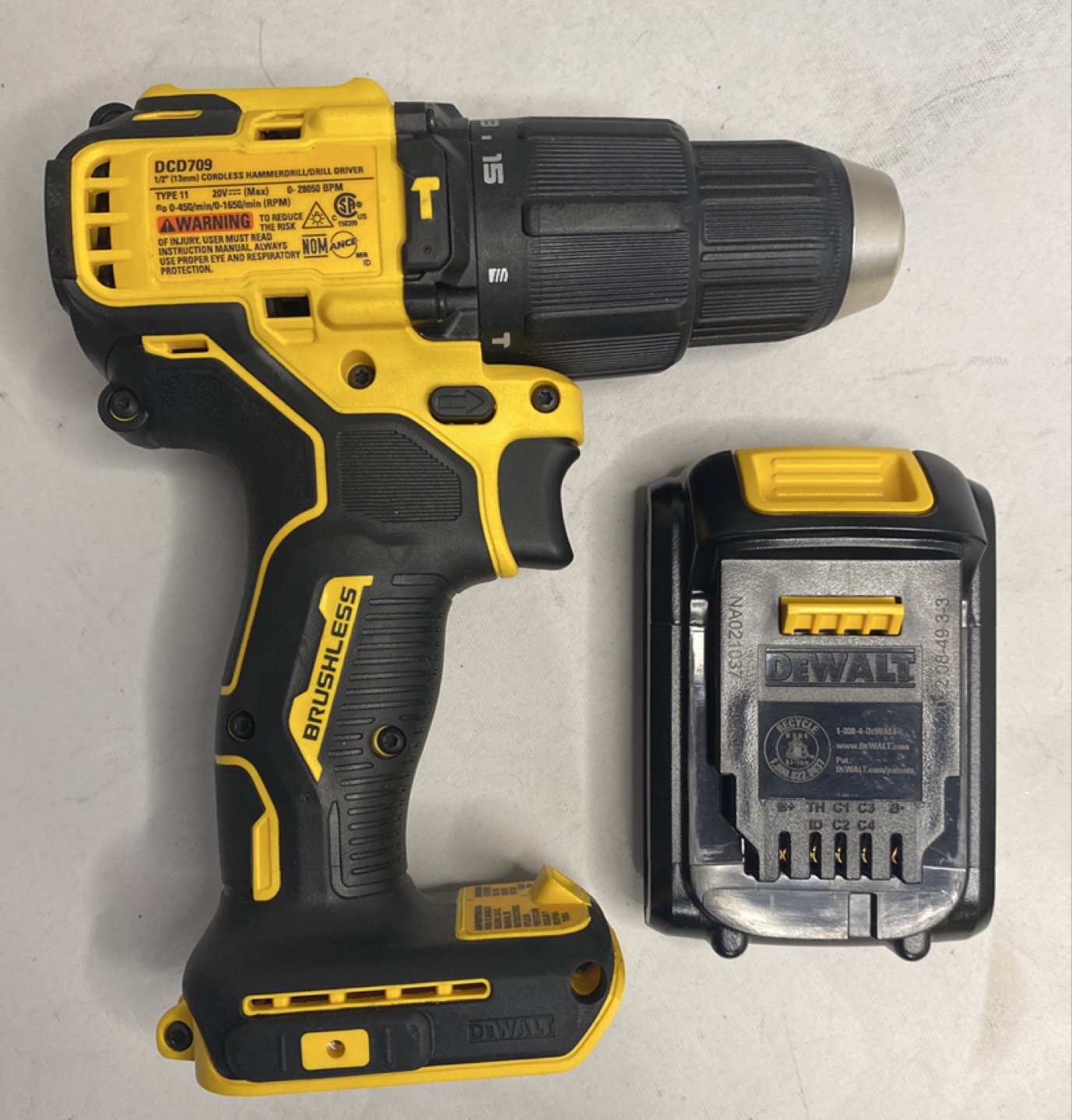 Dewalt 20V Max Brushless Drill, Impact Driver & Charger Set - photo 4
