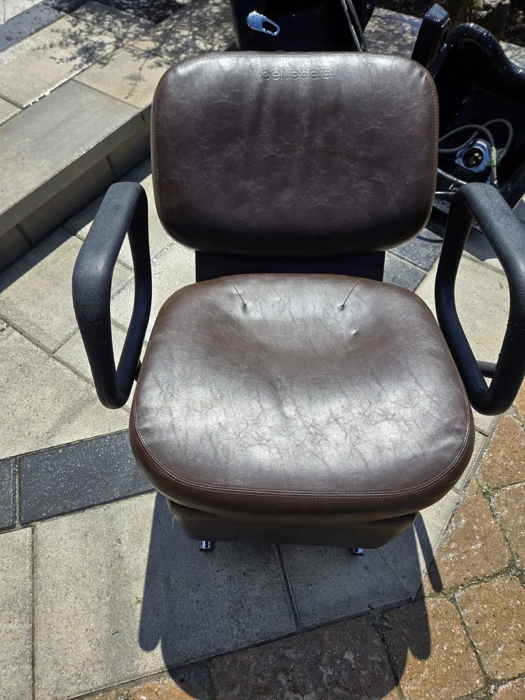 Belvedere Hydraulic Shampooing Chair image indicator(8)