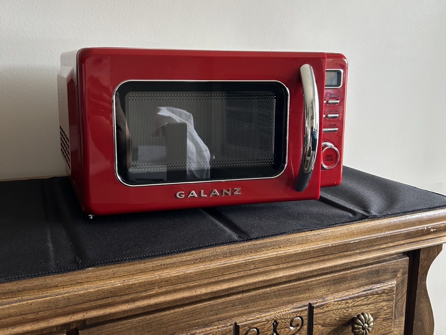 Red Retro Microwave - photo 2