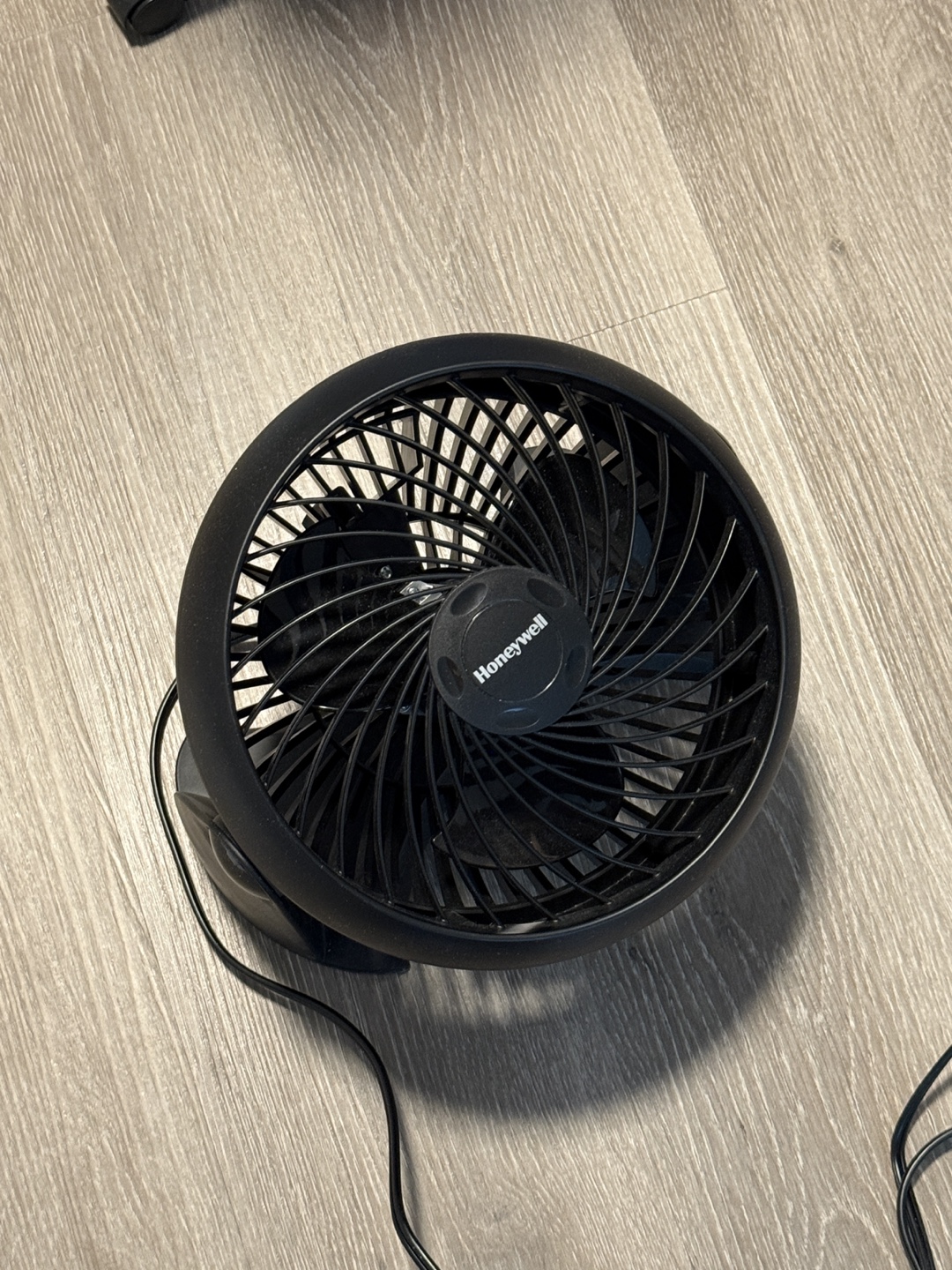 MOVE OUT MAY 12 Honeywell TurboForce Fan HT-900, 11 inch