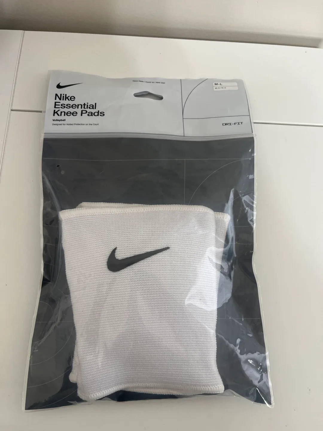 Nike Essential Volleyball Knee Pads - Medium-Large thumbnail