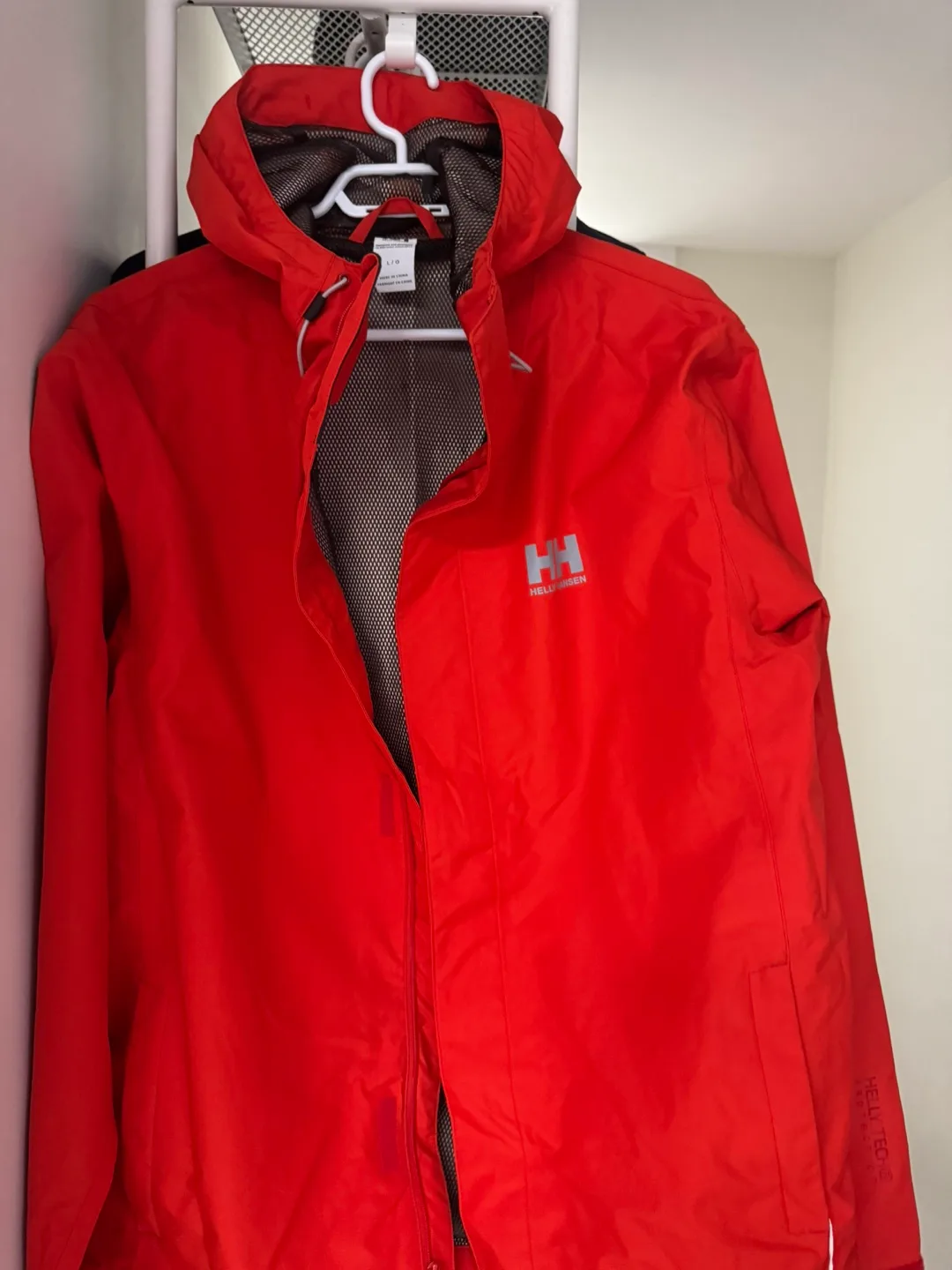 Helly Hansen Red Jacket image indicator(2)
