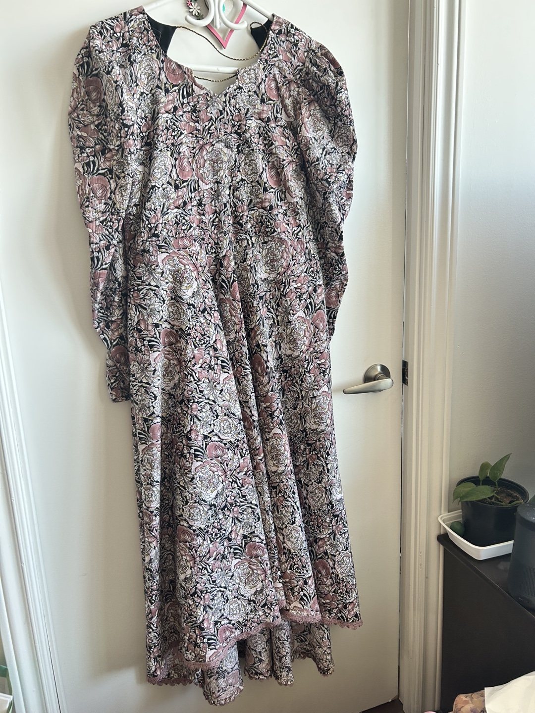 Floral midi dress with puff sleeves