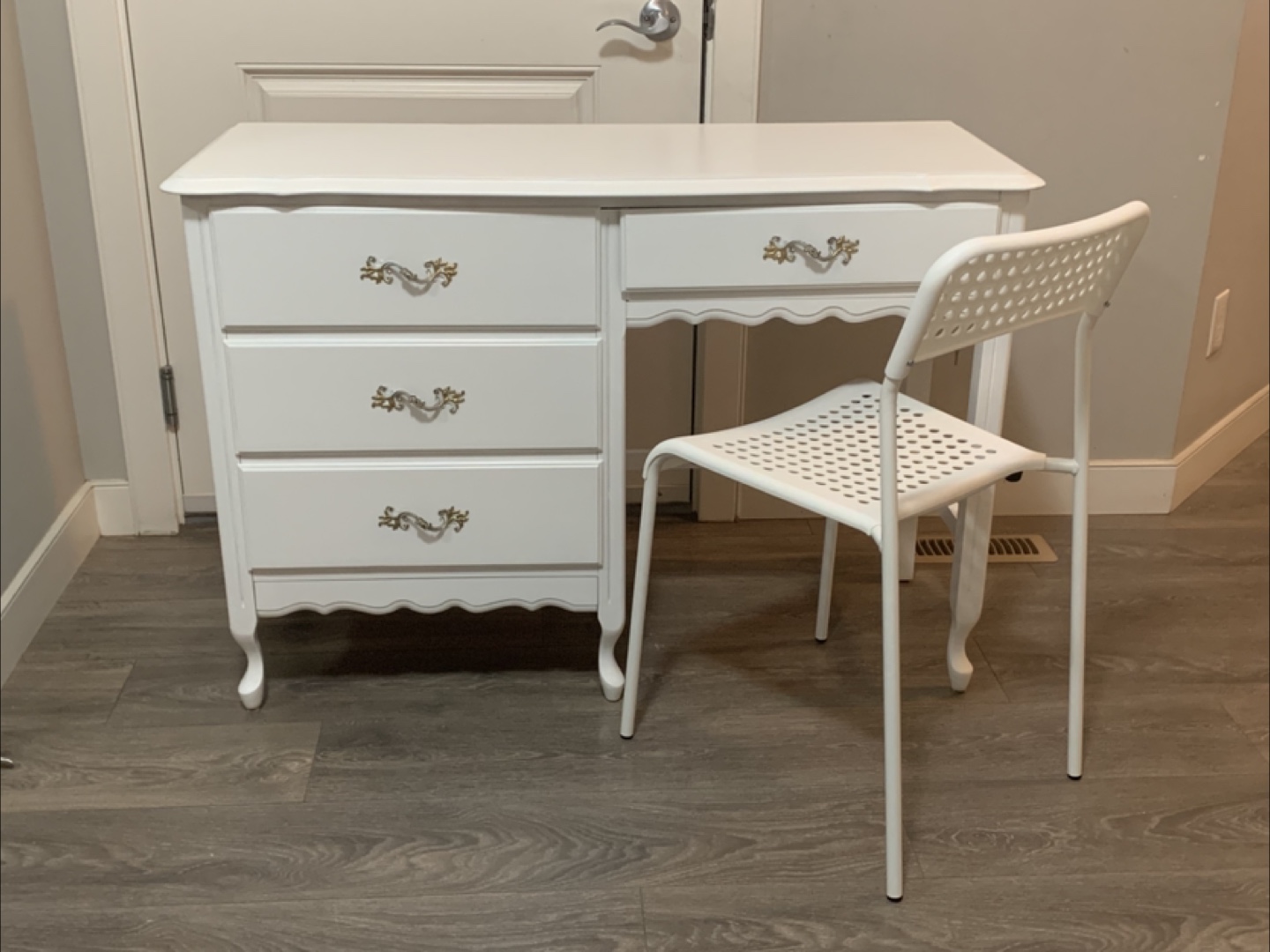 White Vanity Desk Set with Chair