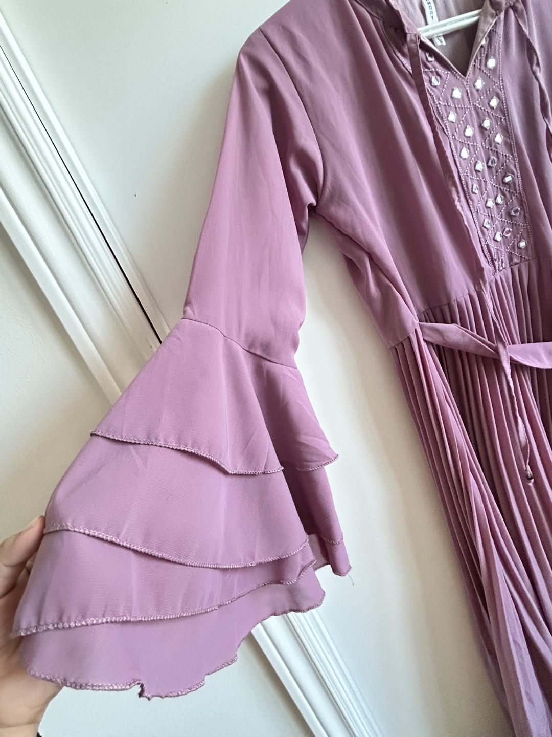 Gorgeous mauve pleated maxi dress with bell sleeves - photo 2