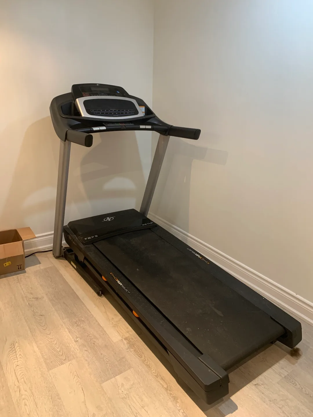 Horizon Fitness T87 Treadmill thumbnail