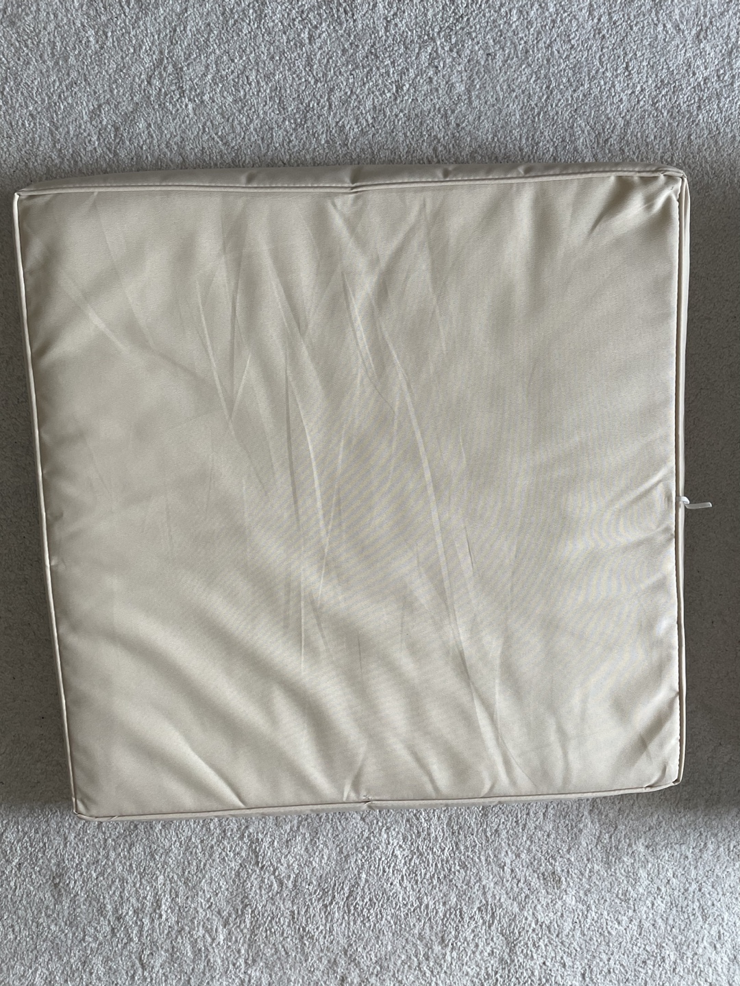 Three Beige Cushions - photo 3