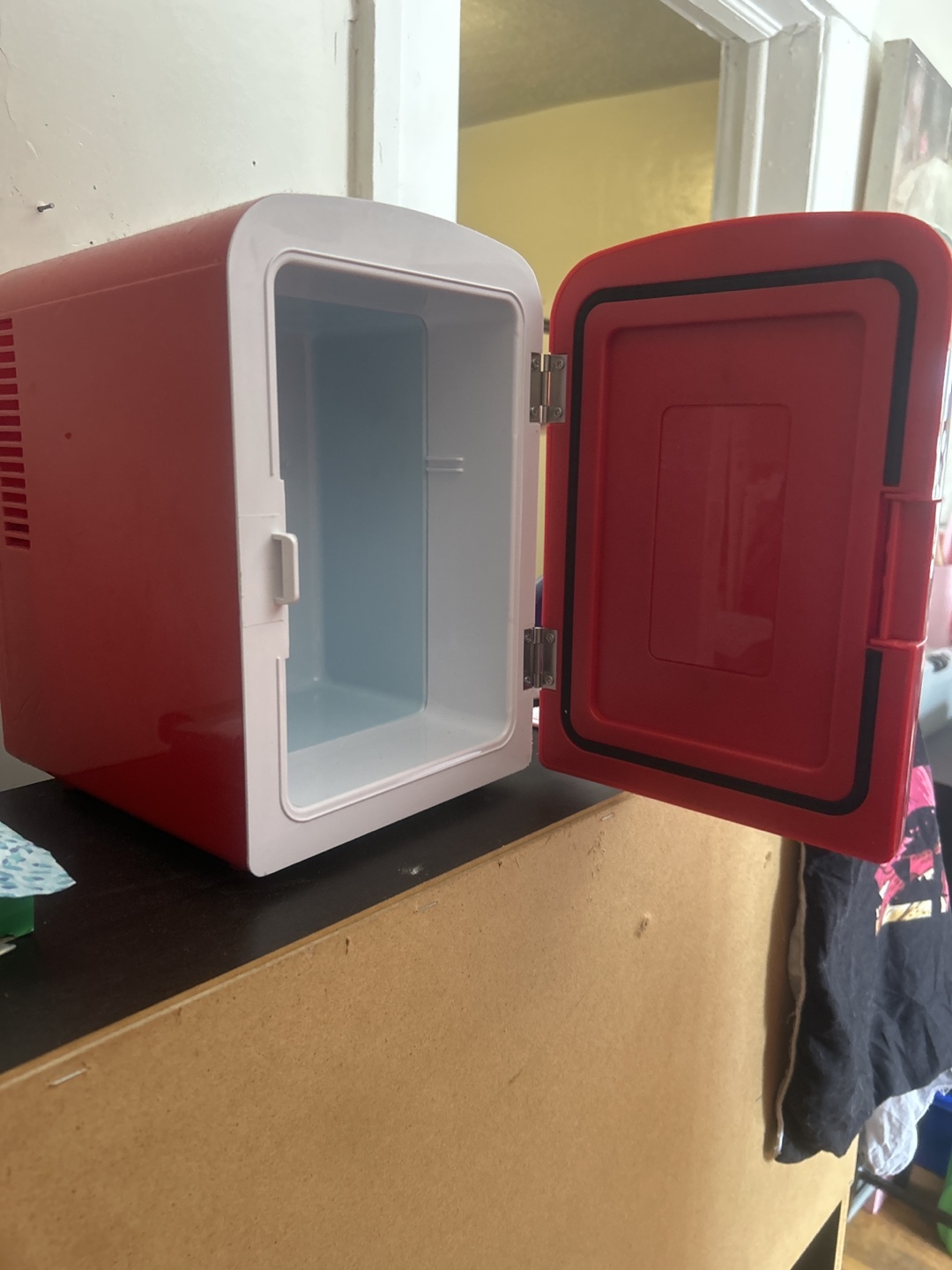 Coca-Cola Mini Fridge - photo 2