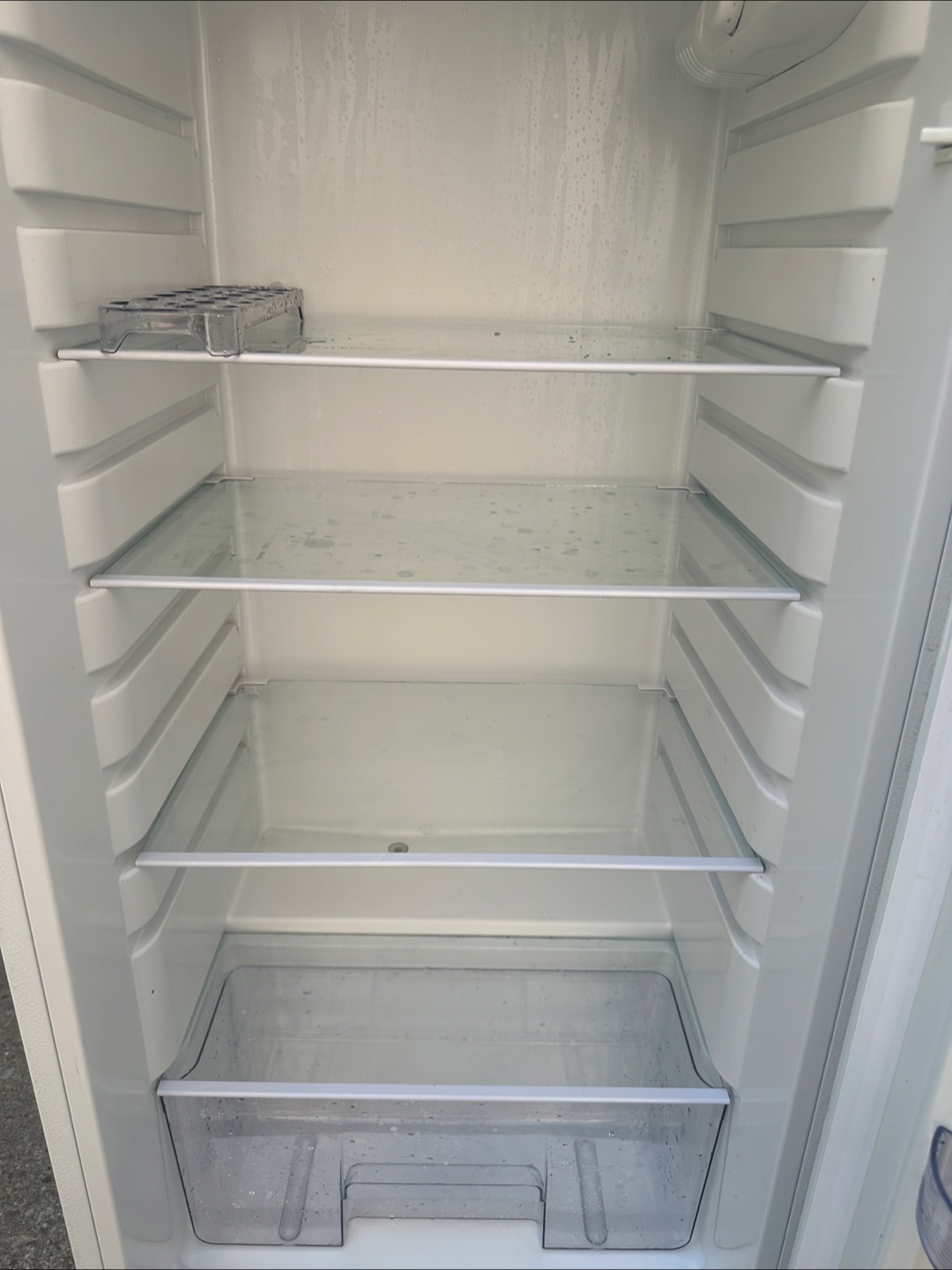 White Frigidaire Refrigerator - photo 5