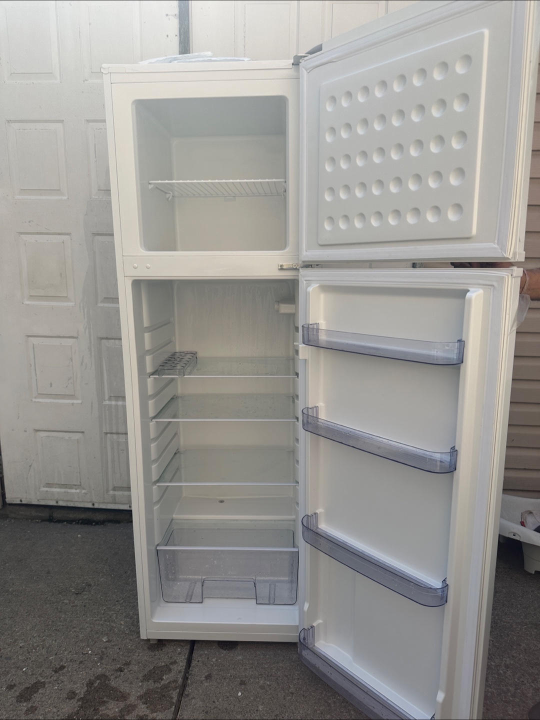 White Frigidaire Refrigerator - photo 3