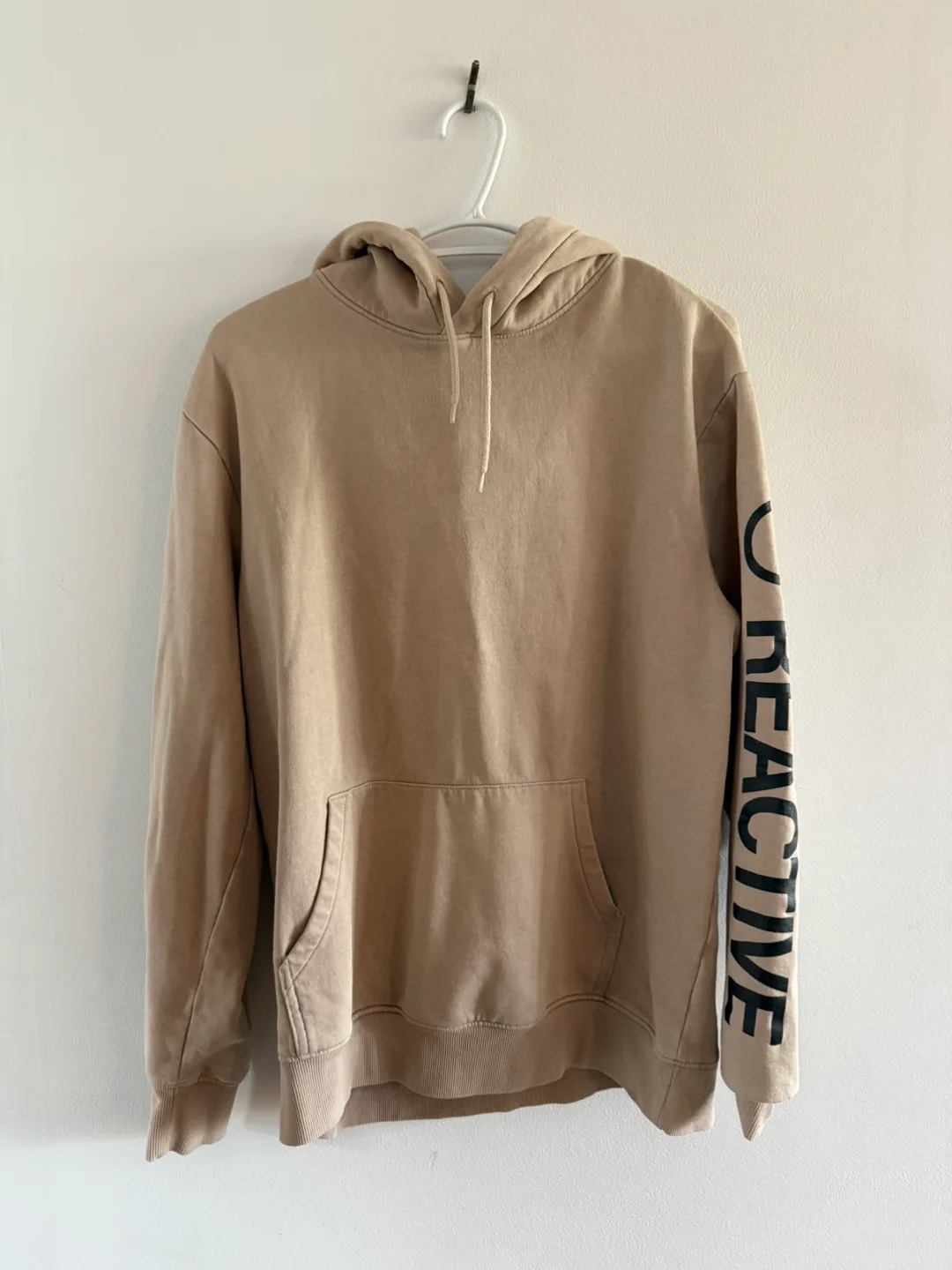 Mens medium hoodie thumbnail