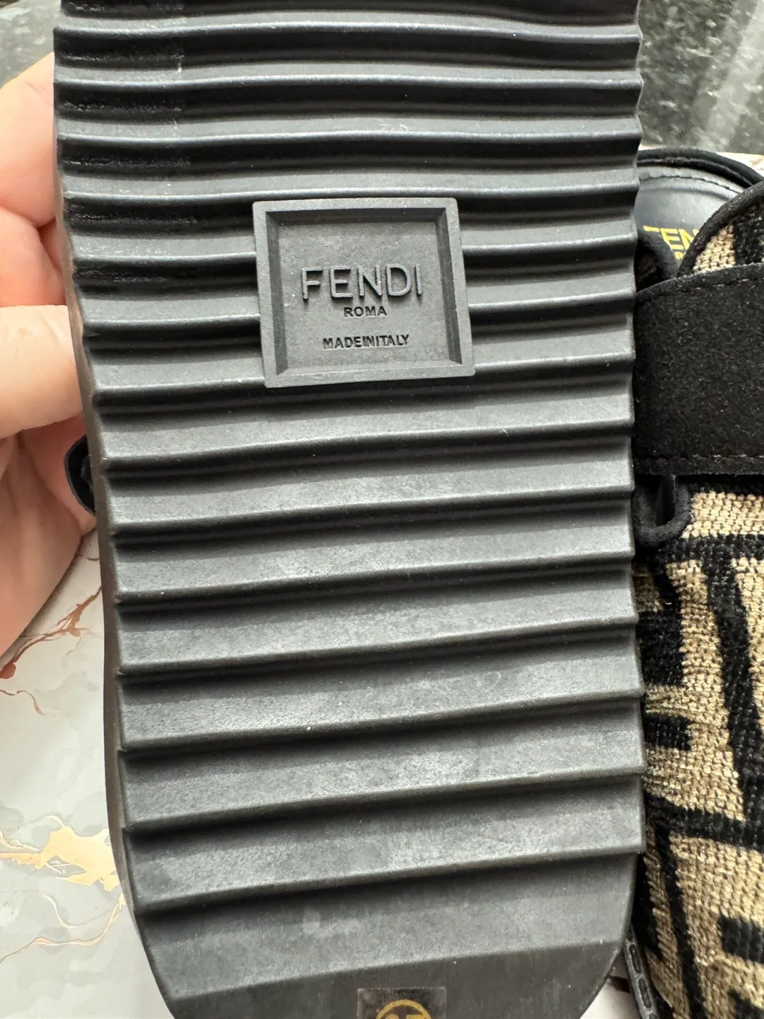 Fendi clogs image indicator(6)
