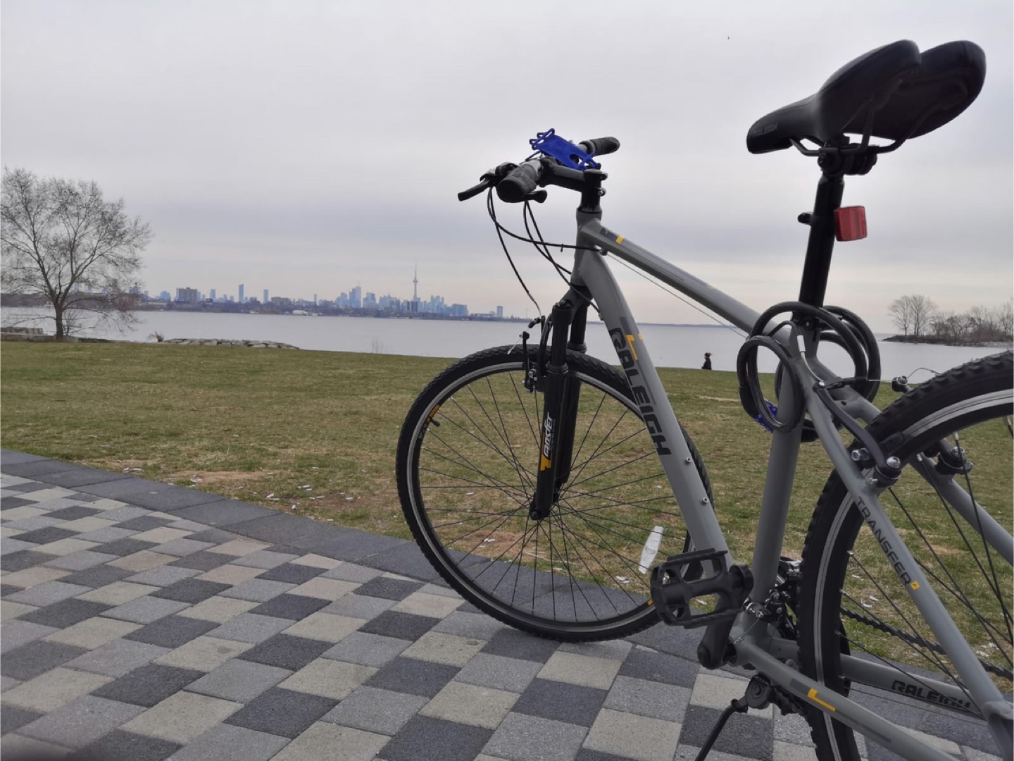 Raleigh Transcend 2 Hybrid Bike - photo 2