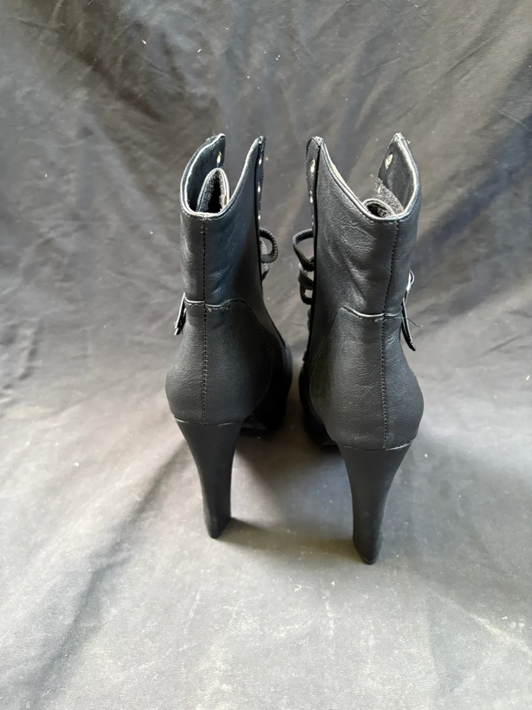 new women’s Black Lace-Up Platform Boots image indicator(6)