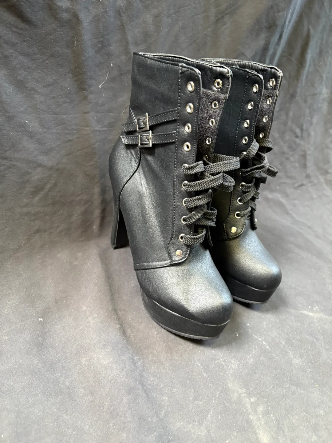 new women’s Black Lace-Up Platform Boots image indicator(3)