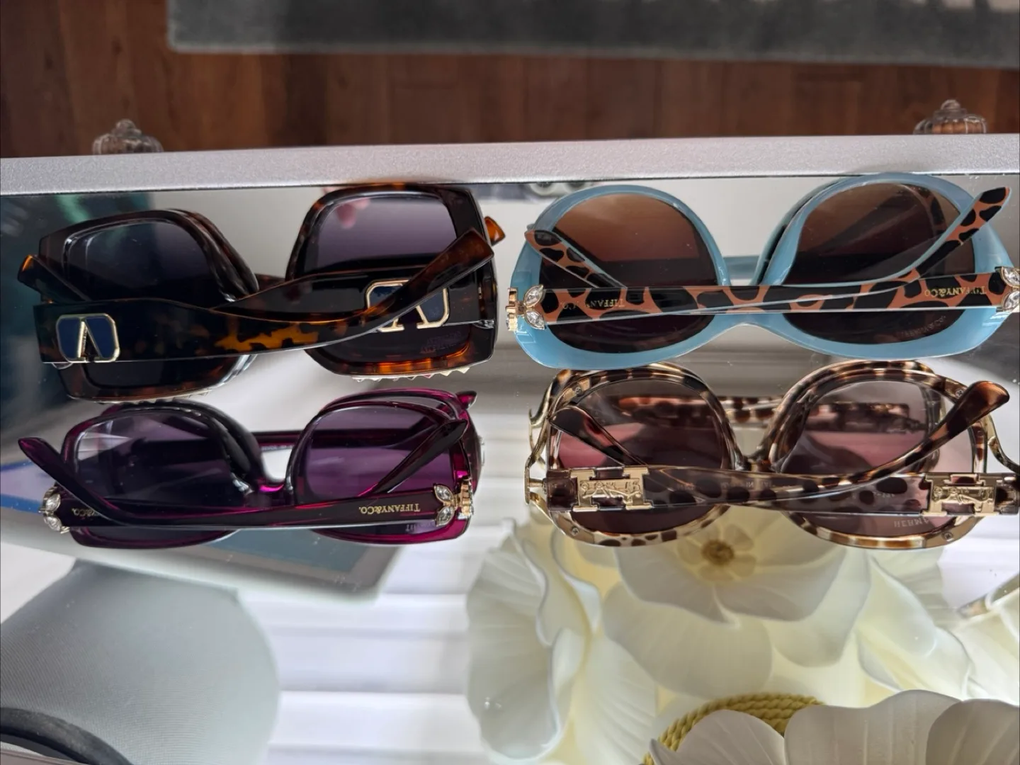 Designer Sunglasses image indicator(5)