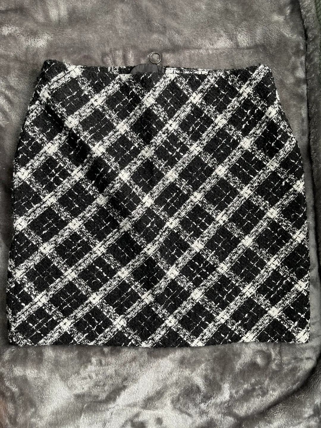 Suzy Shier Black and White Tweed Mini Skirt (Small) thumbnail