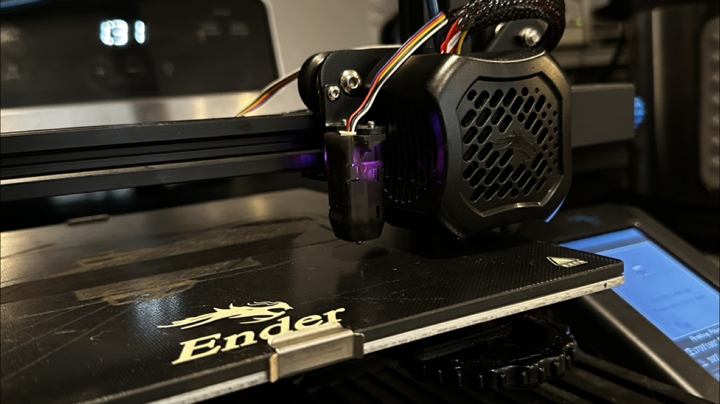 (Reduced price) Creality Ender 3 V2 3D Printer