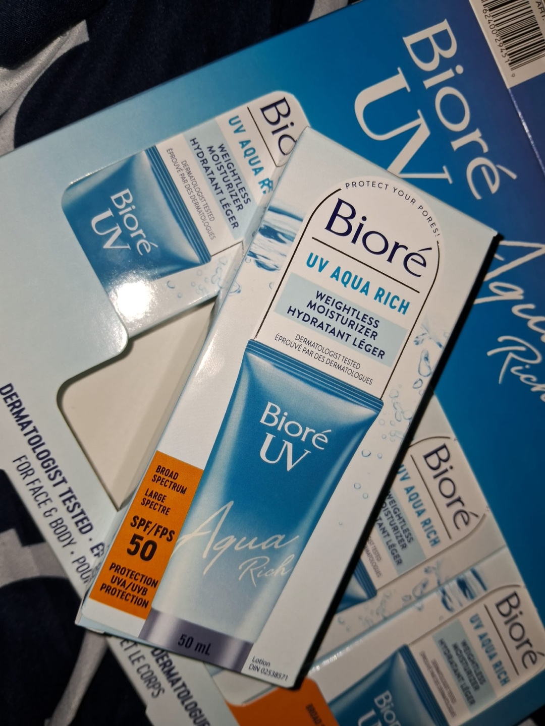 Biore UV Aqua Rich Weightless Moisturizer SPF 50 Sunscreen - photo 2