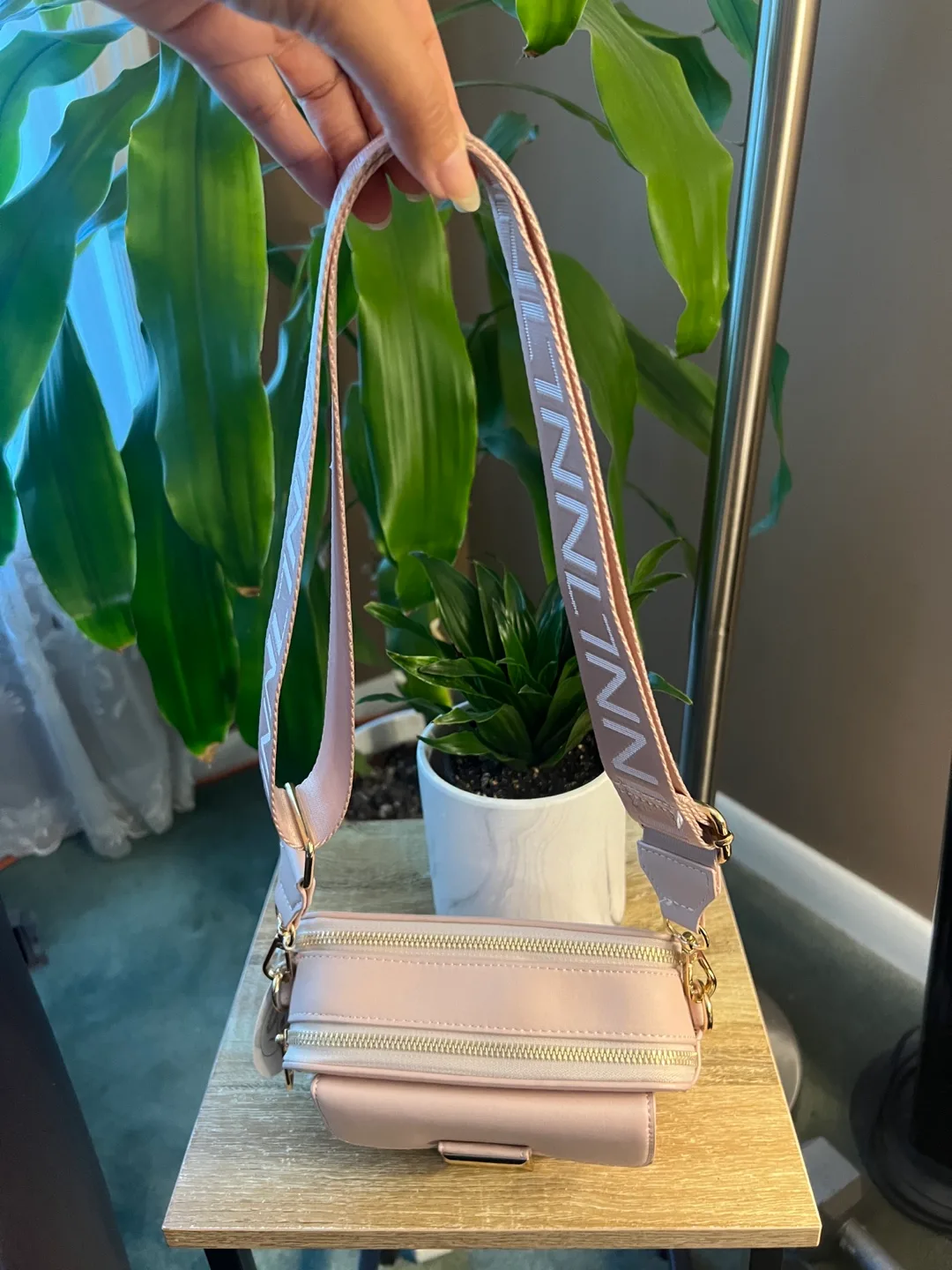 Pink Vegan Crossbody Bag image indicator(4)