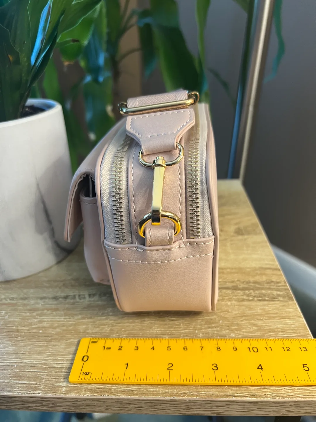Pink Vegan Crossbody Bag image indicator(3)