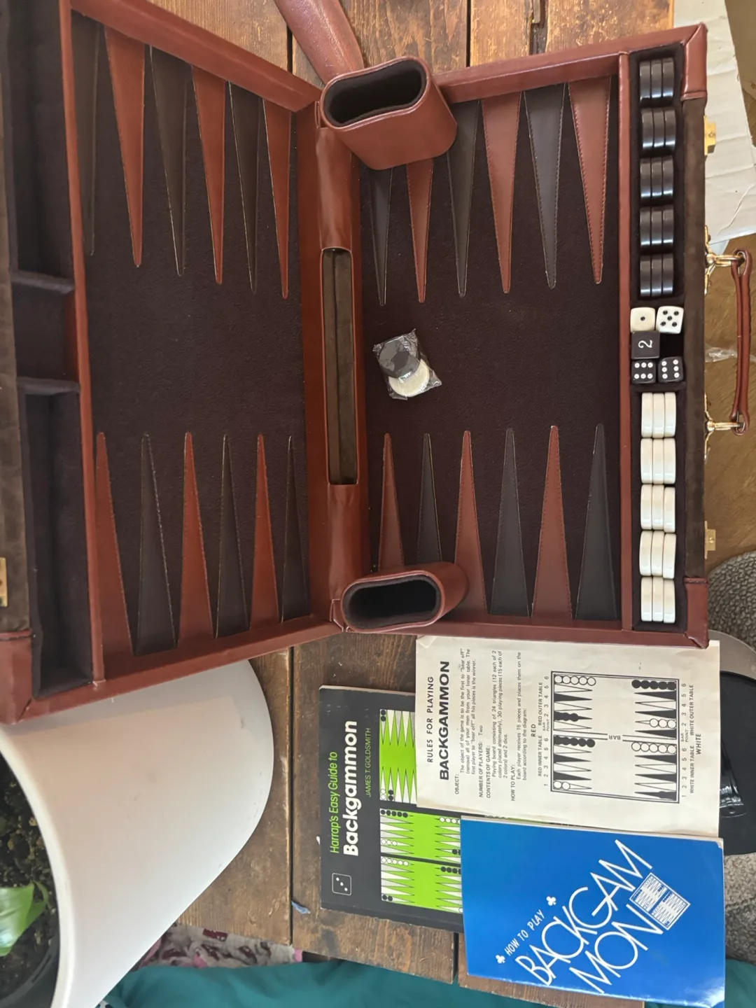 Vintage Backgammon Set in Leather Case thumbnail